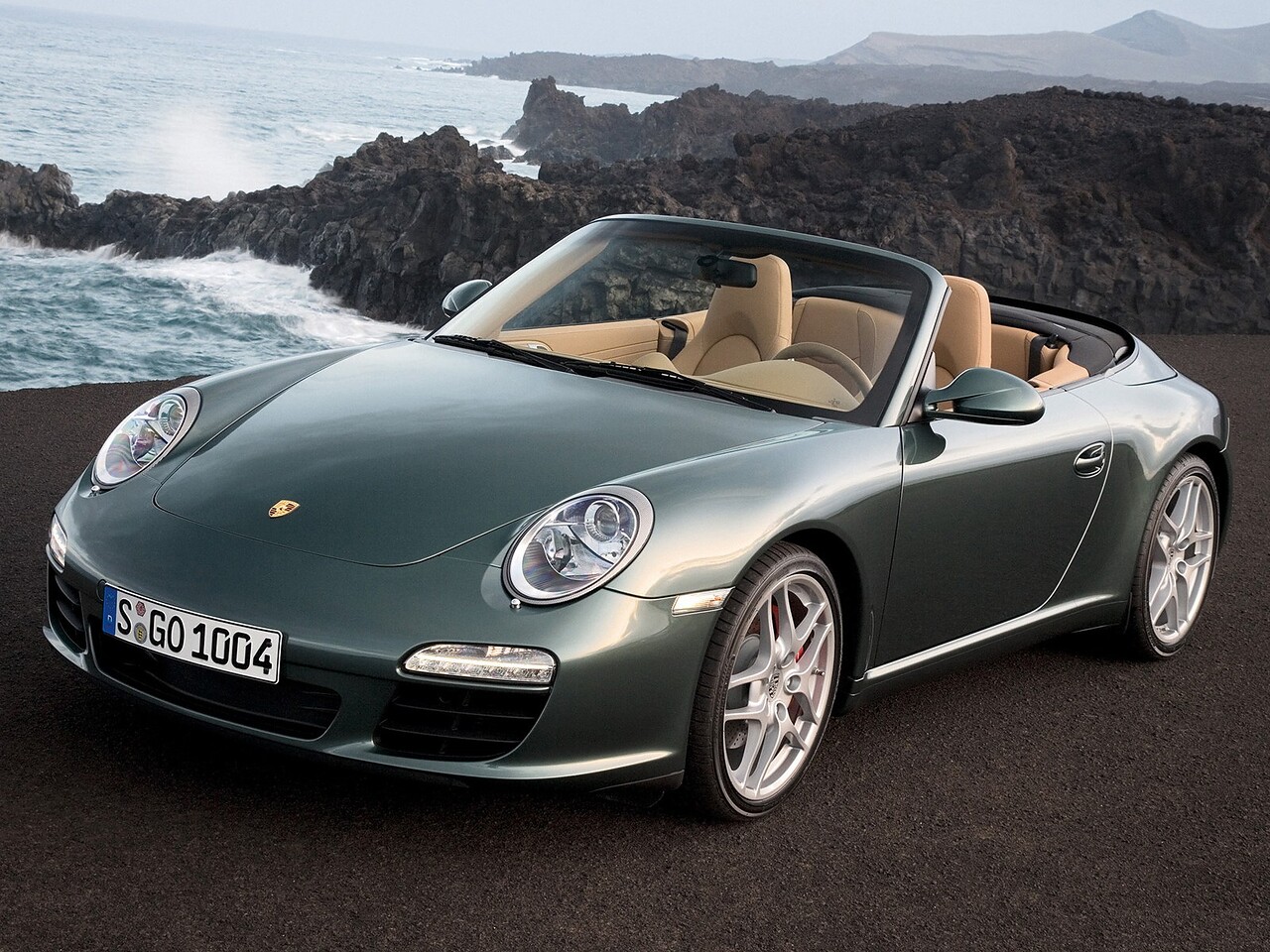 Porsche 911 Carrera S кабриолет (997, 2004 - 2008 г.в.): Три четверти спереди у моря