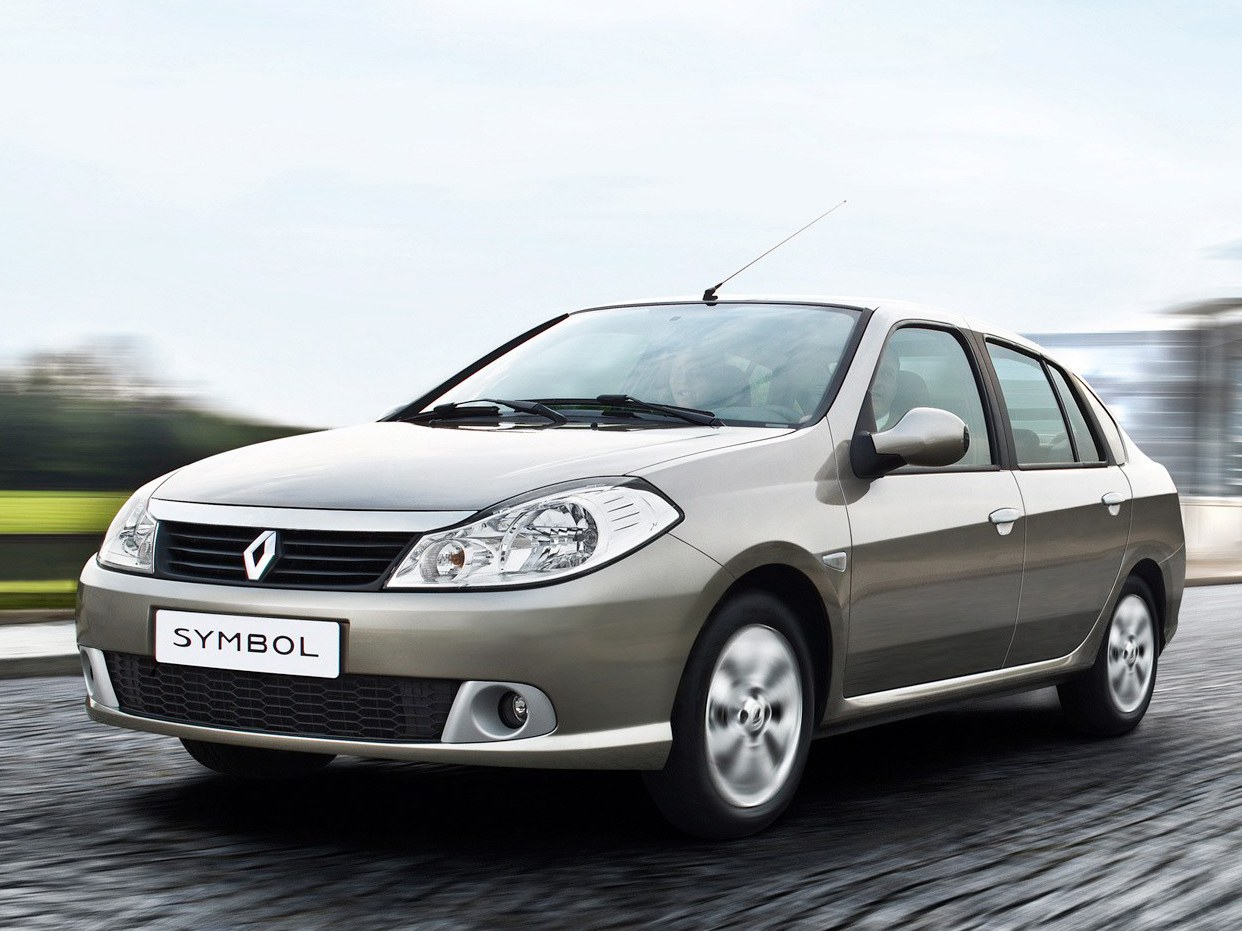 Renault Symbol (II поколение, 2008 - 2012 г.в.): Три четверти спереди в движении