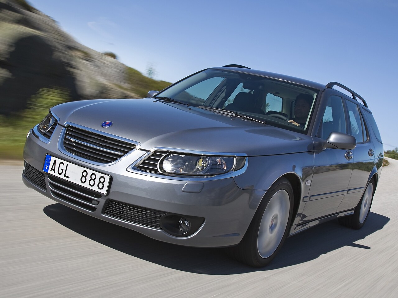 Saab 9-5 универсал (II поколение, 2005 - 2010 г.в.): Три четверти спереди в движении