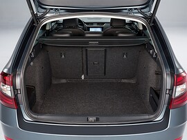 Skoda Octavia универсал (III поколение рестайлинг, 2016 - 2020 г.в.): Пустой багажник с поднятыми сиденьями