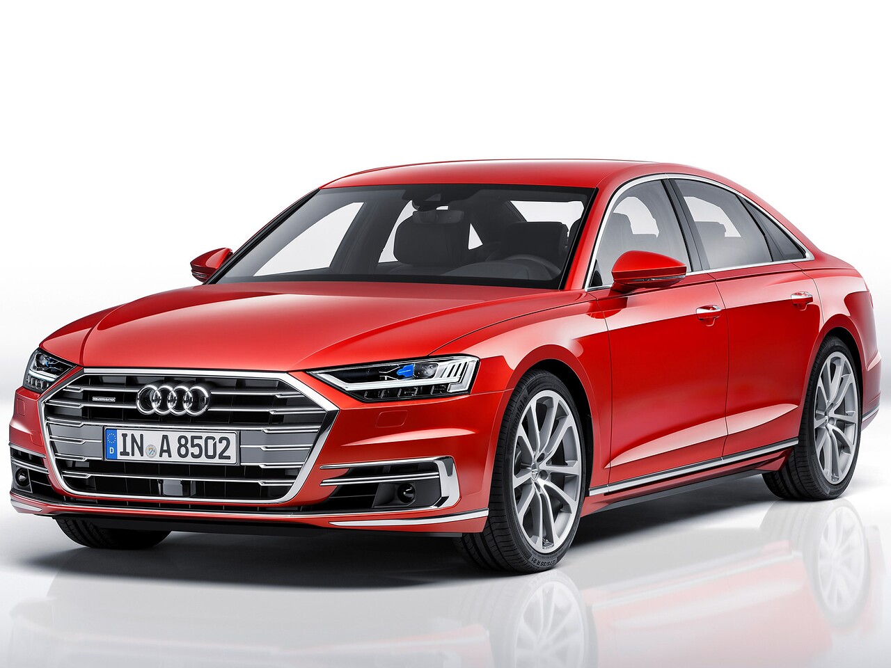 Audi A8 (D5, 2017 - 2022 г.в.): вид спереди сбоку в студии