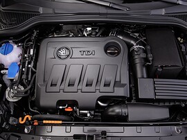 Skoda Yeti 1.6 AT Style: Крупный план двигателя TDI