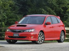Subaru WRX хэтчбек 5-дв.: Три четверти спереди на дороге
