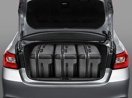 Subaru Legacy (VI поколение рестайлинг, 2017 - 2021 г.в.): Багажник с чемоданами
