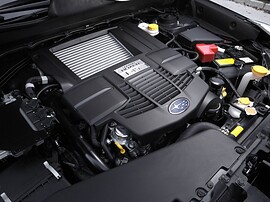 Subaru Forester 2.5 i-L AT CB: Двигатель под капотом