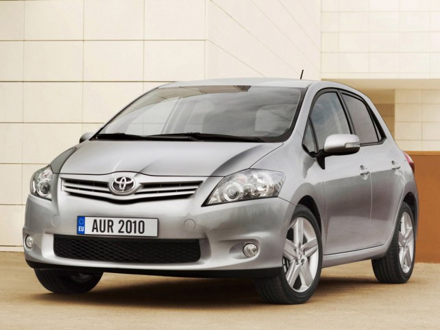 Toyota Auris (I поколение, рестайлинг, 2010 - 2012 г.в.) 