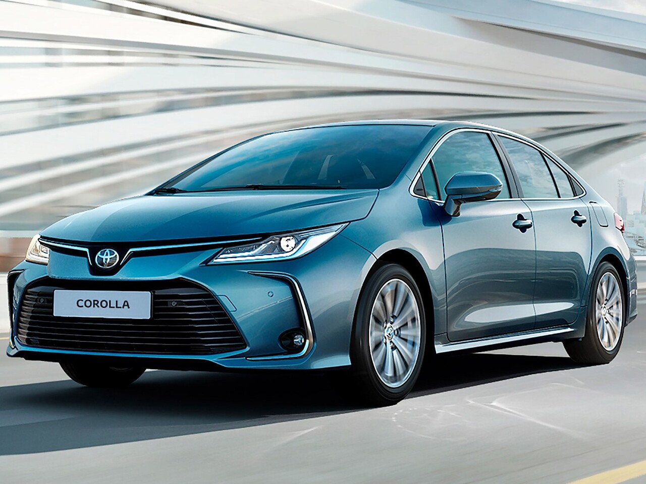Toyota Corolla 1.6 AT Престиж: Три четверти спереди в движении