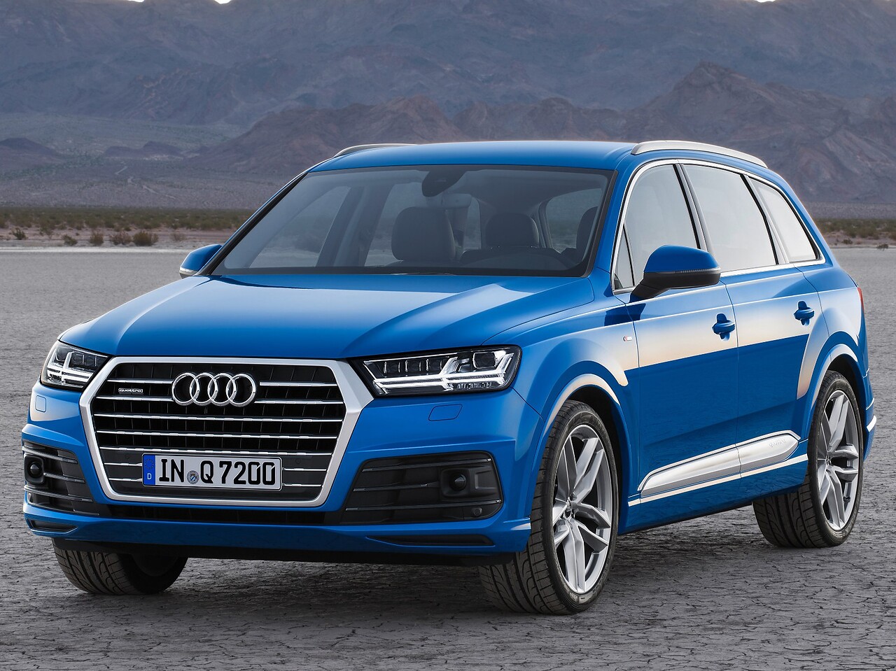 Audi Q7 (II поколение, 2015 - 2020 г.в.): На фоне горных вершин