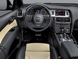 Audi Q7 6.0 V12 TDI quattro AT: Место водителя с рулём и приборной панелью