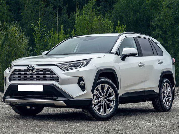 Toyota RAV4 (V поколение, 2018 - 2022 г.в.): Три четверти спереди на гравии у леса
