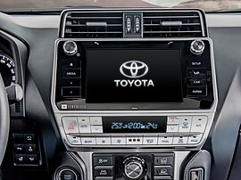 Toyota Land Cruiser Prado 4.0 AT Люкс Safety (5 мест): Крупный план мультимедийного экрана