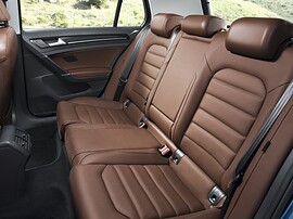 Volkswagen Golf 5-дв. 1.6 AT Highline: задний салон