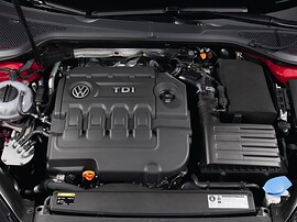 Volkswagen Golf 5-дв. 1.6 AT Highline: моторный отсек