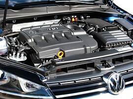 Volkswagen Golf 5-дв. 1.6 AT Highline: моторный отсек