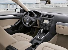 Volkswagen Jetta седан 1.6 AT Comfortline: передний салон