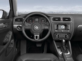 Volkswagen Jetta седан 1.6 AT Comfortline: торпедо и руль