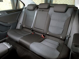 Volkswagen Jetta седан 1.6 AT Comfortline: задний салон