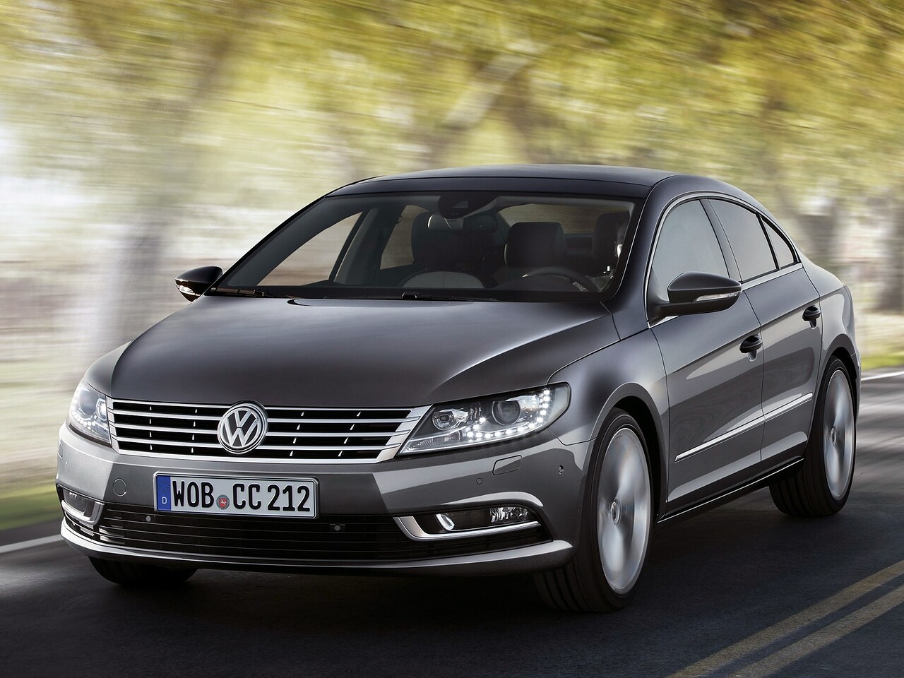 Volkswagen Passat CC (I поколение рестайлинг, 2011 - 2015 г.в.): Три четверти спереди в движении