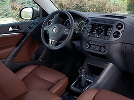 Volkswagen Tiguan (I поколение рестайлинг, 2011 - 2016 г.в.): Салон, передние сиденья