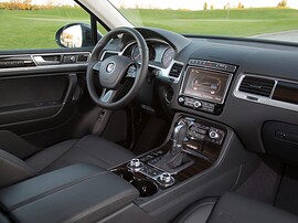 Volkswagen Touareg (II поколение рестайлинг, 2014 - 2018 г.в.): Салон, приборная панель