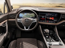 Volkswagen Touareg 3.0 TDI AT Exclusive Atmosphere: Салон, руль и мультимедиа