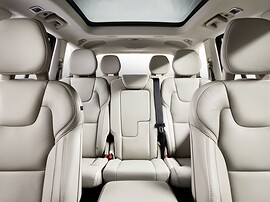 Volvo XC90 2.0d AT R-Design (5 мест): Задние ряды сидений
