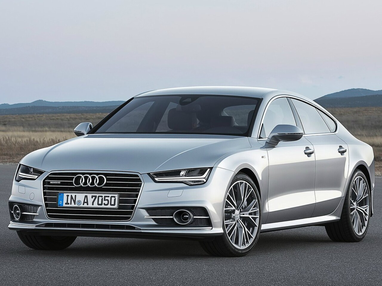 Audi A7 лифтбек (I поколение рестайлинг, 2014 - 2018 г.в.): Три четверти спереди, серебристый кузов