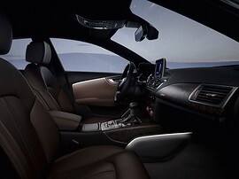 Audi A7 лифтбек (I поколение, 2010 - 2014 г.в.): Салон, вид с заднего ряда