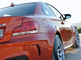 BMW 1-я серия М (E82, 2010 - 2014 г.в.): Задний фонарь, расширенное крыло и колесо