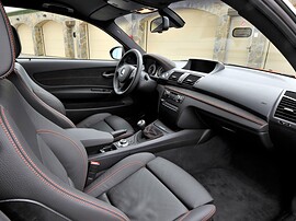 BMW 1-я серия М (E82, 2010 - 2014 г.в.): Передние спортивные сиденья с контрастной строчкой