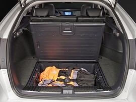 Honda Crosstour 3.5 MT Executive: Багажник с открытым отсеком под полом