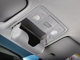 Hyundai Solaris седан (I поколение, 2010 - 2014 г.в.): Плафон и отсек для очков на потолке