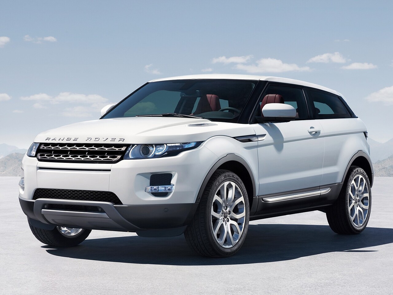 Land Rover Evoque 3-дв. (I поколение, 2011 - 2015 г.в.): Три четверти спереди
