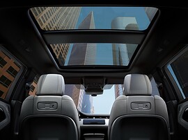 Land Rover Evoque 5-дв. 2.0 TD (180 л.с.) AT Standard: Панорамная крыша, вид на город