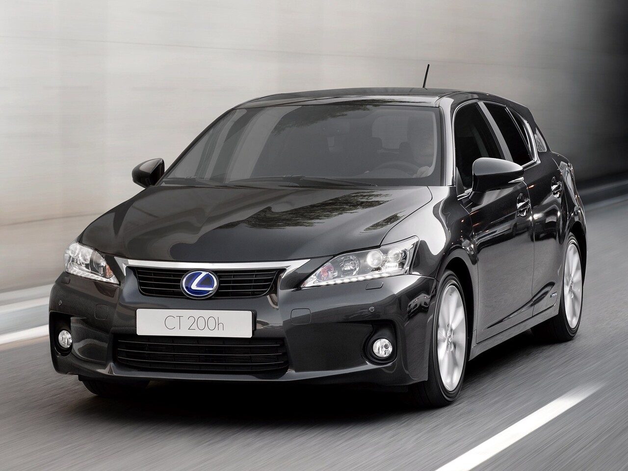 Lexus CT (I поколение, 2010 - 2014 г.в.): Три четверти спереди в движении