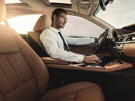 Lexus ES (VI поколение рестайлинг, 2015 - 2018 г.в.): Салон, коричневая кожа