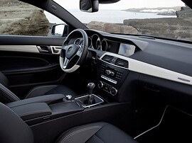 Mercedes-Benz C-класс купе 1.8 CGI AT C 250: Салон, консоль и передние сиденья