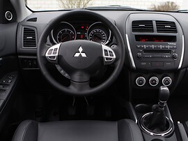 Mitsubishi ASX 2.0 4x4 AT Intense: Салон, руль и щиток приборов