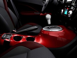 Nissan Juke (YF15, 2011 - 2014 г.в.): Селектор, подстаканники и ручник