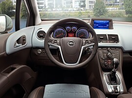 Opel Meriva 1.4 Turbo (140 л.с.) MT Active: Салон, руль и панель