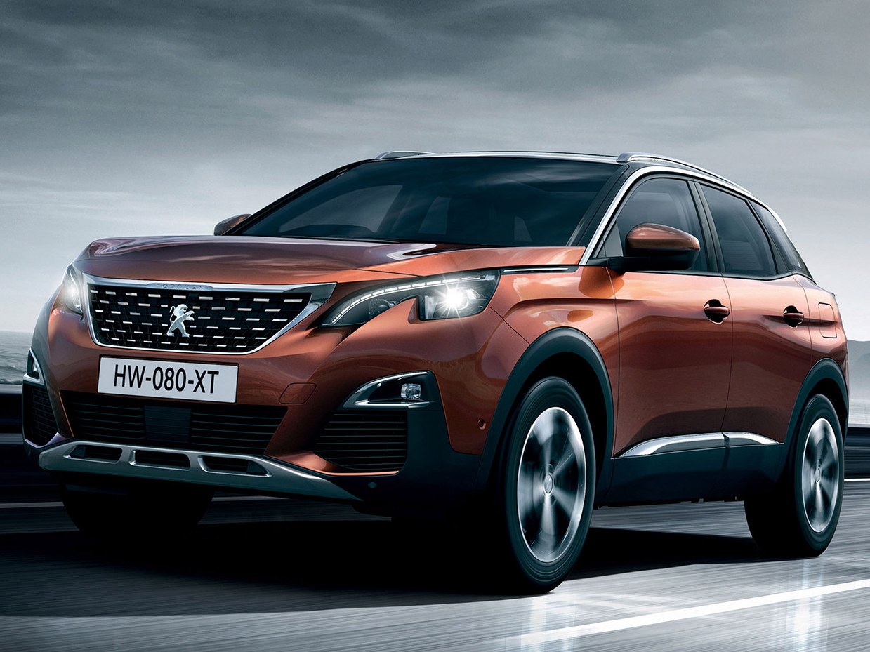 Peugeot 3008 (II поколение, 2016 - 2020 г.в.): Три четверти спереди в студии, медный кузов