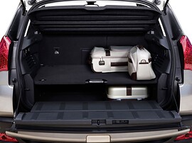 Peugeot 3008 1.6 THP MT Active: Багажник, двухуровневый пол