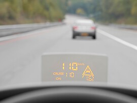 Peugeot 3008 1.6 THP MT Active: Проекция на лобовое стекло