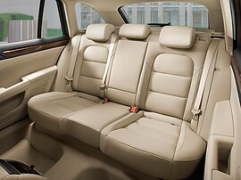 Skoda Superb универсал 2.0 TDI AT Elegance: Задний ряд сидений