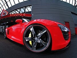Audi R8 Spyder 4.2 FSI quattro AT: Крупный план переднего колеса