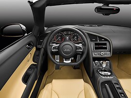 Audi R8 Spyder 4.2 FSI quattro AT: Салон, руль и бежевые сиденья