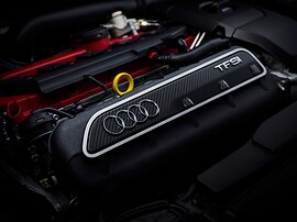Audi RS3 хэтчбек 5-дв. 2.5 TFSI quattro AT: Моторный отсек