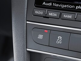 Audi RS3 хэтчбек 5-дв. 2.5 TFSI quattro AT: Кнопки на панели
