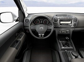 Volkswagen Amarok (I поколение, 2010 - 2016 г.в.): Салон, руль и панель