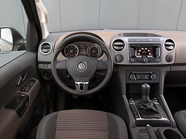 Volkswagen Amarok (I поколение, 2010 - 2016 г.в.): Салон, руль и щиток приборов